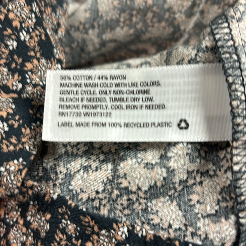 Universal Thread Top - Picture 6 of 7